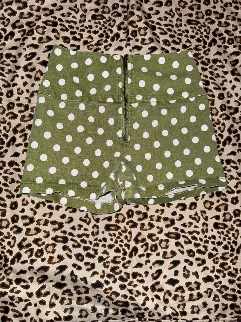 36point5 Shorts Size XS Green White Polka Dot Zip Front High Rise